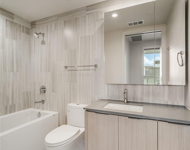 44 East Ave - Photo Thumbnail 9