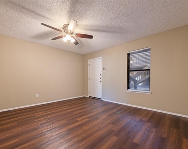 3506 Speedway Blvd - Photo Thumbnail 6