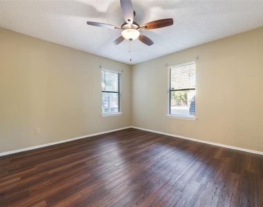 3506 Speedway Blvd - Photo Thumbnail 8
