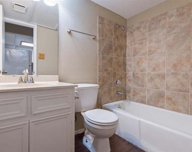 3506 Speedway Blvd - Photo Thumbnail 5
