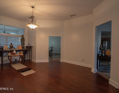 8146 Leafcrest Drive - Photo Thumbnail 4
