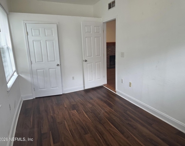 2675 Ernest Street - Photo Thumbnail 2