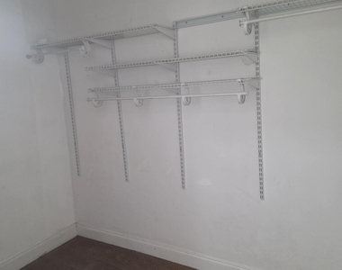 2675 Ernest Street - Photo Thumbnail 7