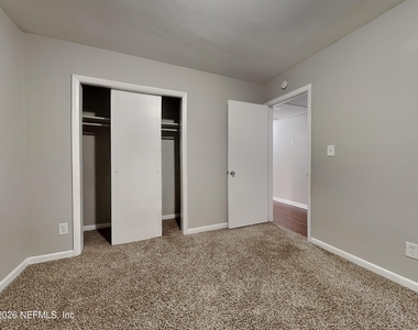 6238 Round Oak Lane - Photo Thumbnail 9