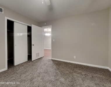 6238 Round Oak Lane - Photo Thumbnail 8