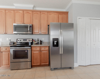 12254 Wynnfield Lakes Circle - Photo Thumbnail 8