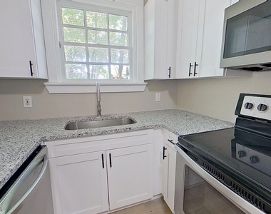 2853 College Street - Photo Thumbnail 5