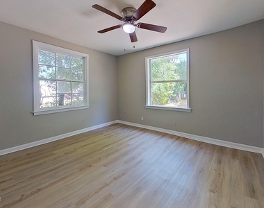 2853 College Street - Photo Thumbnail 8
