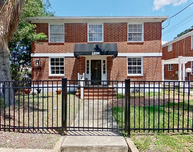 2853 College Street - Photo Thumbnail 11