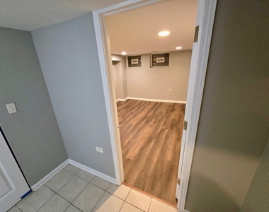 7011 S East End Avenue - Photo Thumbnail 4