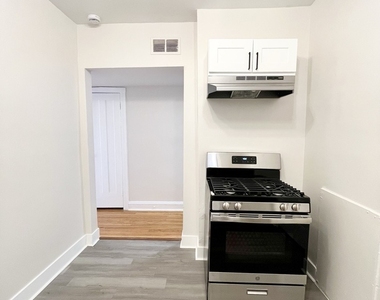 1327 N Lorel Avenue - Photo Thumbnail 5