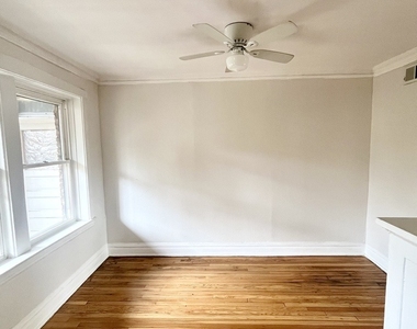 5040 W 21st Place - Photo Thumbnail 2