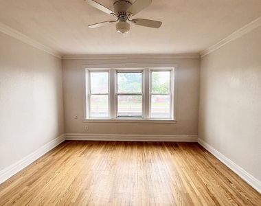 5040 W 21st Place - Photo Thumbnail 6