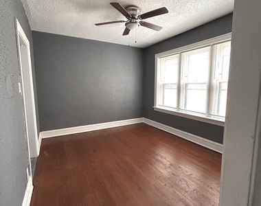 7655 S Yates Boulevard - Photo Thumbnail 6