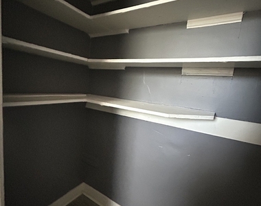7655 S Yates Boulevard - Photo Thumbnail 4