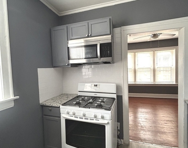 7655 S Yates Boulevard - Photo Thumbnail 3