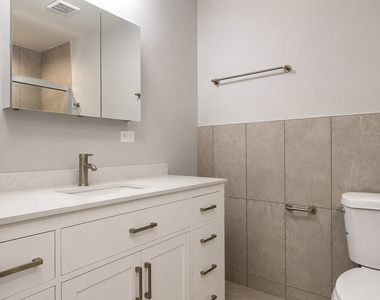 342 E Russell Street - Photo Thumbnail 4