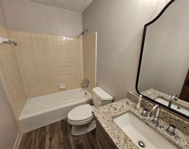 5525 Wedgewood Court - Photo Thumbnail 14