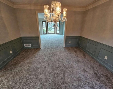 5525 Wedgewood Court - Photo Thumbnail 5
