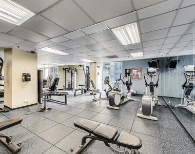 200 N Dearborn Street - Photo Thumbnail 14