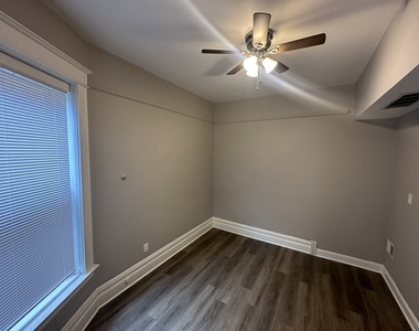 6426 S Ingleside Avenue - Photo Thumbnail 9