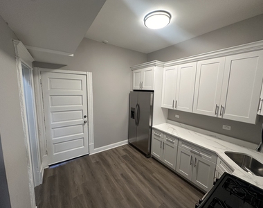 6426 S Ingleside Avenue - Photo Thumbnail 7