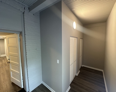 6426 S Ingleside Avenue - Photo Thumbnail 13