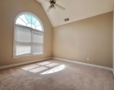 1800 Lee Patrick Drive - Photo Thumbnail 10