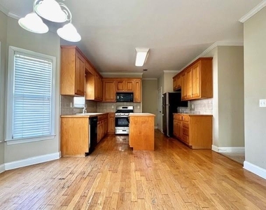 1800 Lee Patrick Drive - Photo Thumbnail 4
