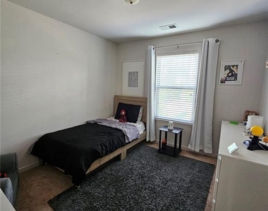 5747 Radford Loop - Photo Thumbnail 20