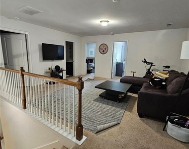 5747 Radford Loop - Photo Thumbnail 11