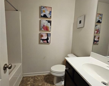 5747 Radford Loop - Photo Thumbnail 14