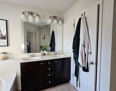 5747 Radford Loop - Photo Thumbnail 25