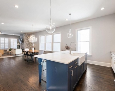 378 Bill Kennedy Way - Photo Thumbnail 20