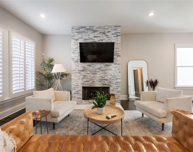 378 Bill Kennedy Way - Photo Thumbnail 5