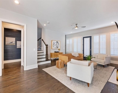 378 Bill Kennedy Way - Photo Thumbnail 6