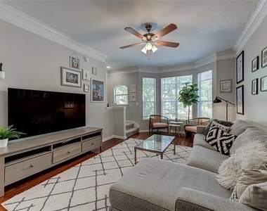 375 Highland Avenue Ne - Photo Thumbnail 7