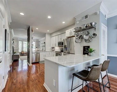 375 Highland Avenue Ne - Photo Thumbnail 3