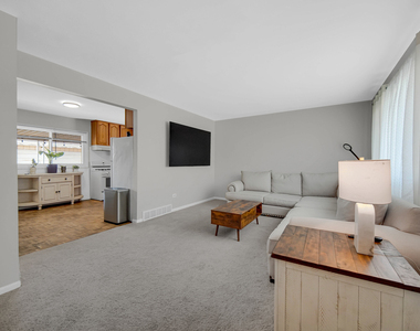 7305 W 75th Street - Photo Thumbnail 3