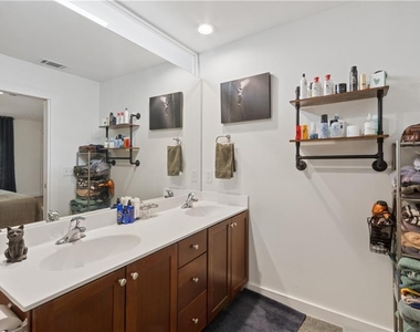 920 Memorial Drive Se - Photo Thumbnail 10