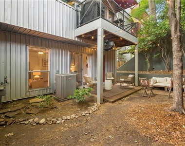 920 Memorial Drive Se - Photo Thumbnail 18