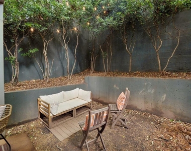 920 Memorial Drive Se - Photo Thumbnail 19