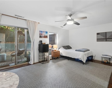 920 Memorial Drive Se - Photo Thumbnail 14