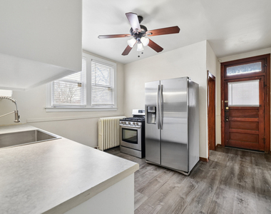 10226 S Charles Street - Photo Thumbnail 8