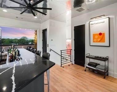 661 Auburn Avenue Ne - Photo Thumbnail 6