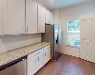 6328 Scudders Drive - Photo Thumbnail 7