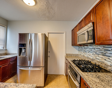 714 Sexton Street - Photo Thumbnail 3