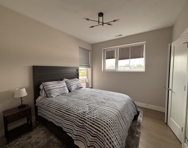 2342 W Adams Street - Photo Thumbnail 10