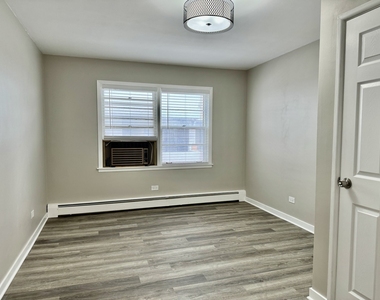 938 North Boulevard - Photo Thumbnail 9
