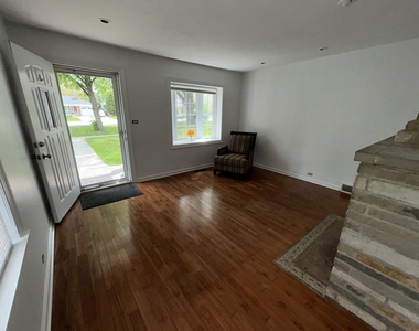 324 Harlem Avenue - Photo Thumbnail 3